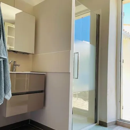 Maison Traditionnelle De Pêcheur *